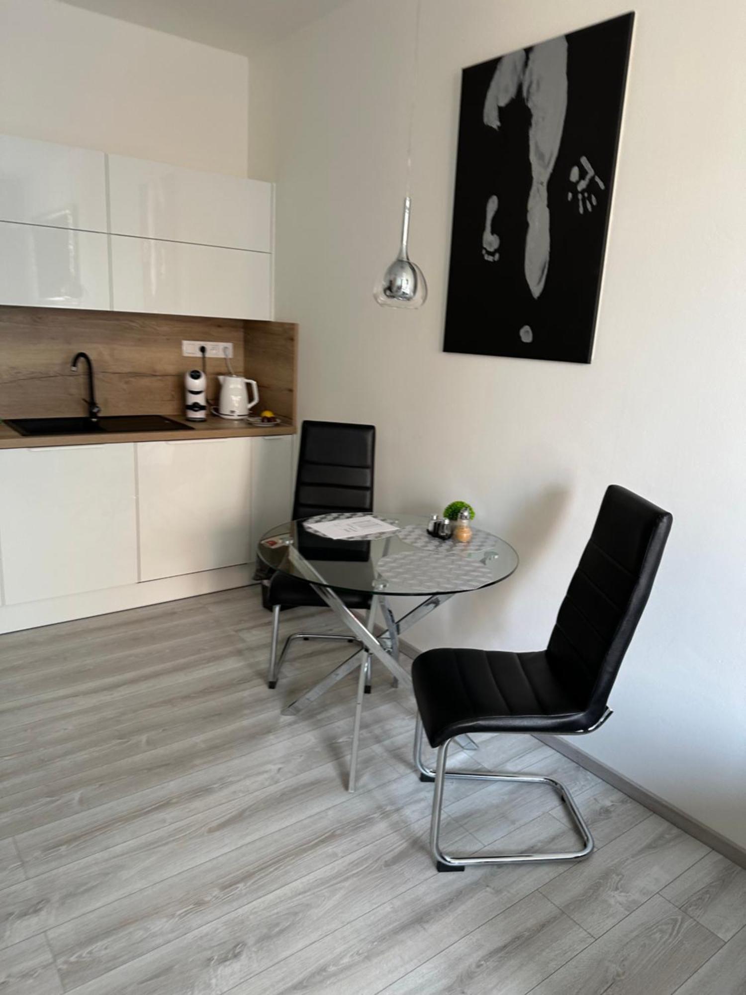 Majestic Old Town Apartments Bratislava Esterno foto