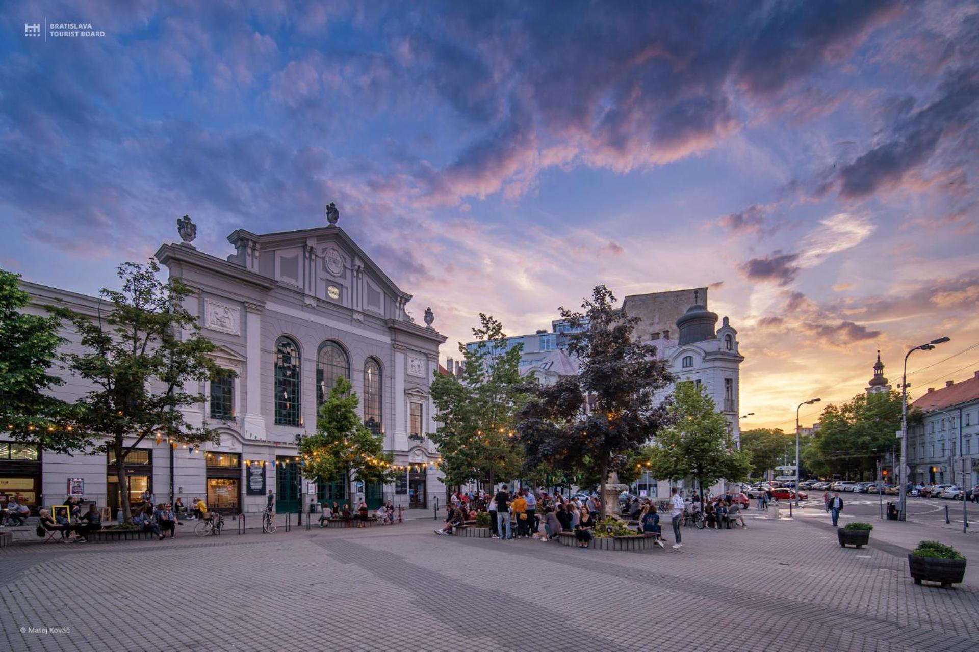 Majestic Old Town Apartments Bratislava Esterno foto